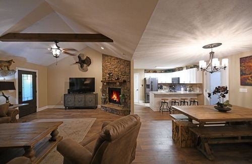 Gatlinburg - Pigeon Forge Cabin | Two Homes in One! Bear Hollow is the Perfect Luxury Escape for Large Gatherings!