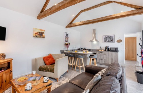 Brampton House | Two Hoots Cottage - Two Bedroom House, Sleeps 4