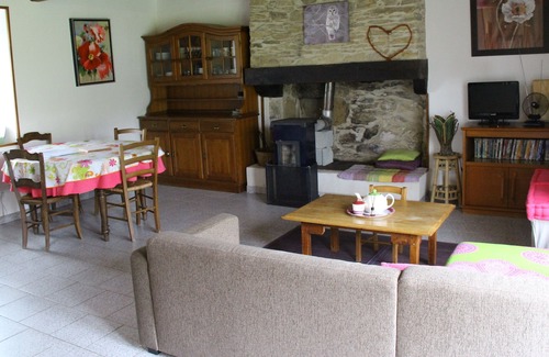 Lies House | Two independent mountain lodgings (7pers) and meditation workshop.