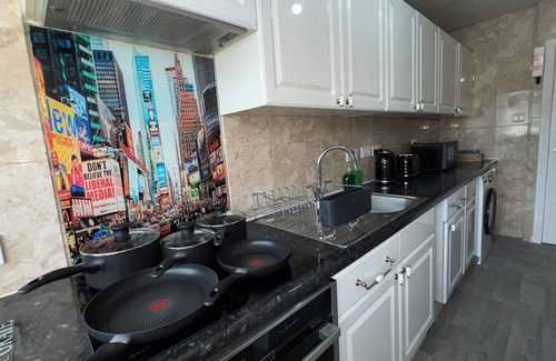 Central Aberdeen Apartment | Two large bedrooms near University Of Aberdeen