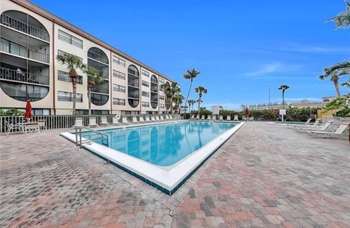Marco Island Condo | Two-level, 2BA, sleeps 5, covered parking, pools and tennis & water access