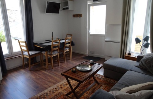 Granville Apartment | TWO LUMINOUS AND QUIET ROOMS IN HYPER CENTER