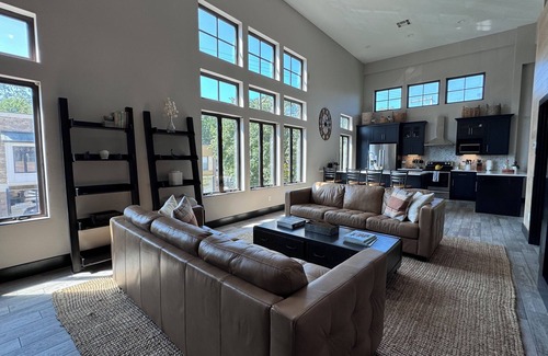 Douglas House | Two Luxe Lofts, One Perfect Stay Walk Everywhere