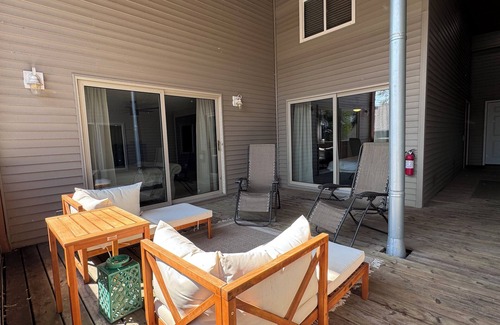 Douglas House | Two Luxe Lofts, One Perfect Stay Walk Everywhere