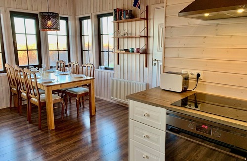 Borgarnes Cottage | Two Luxury Houses for 16 Guests with HotTubs close to Snæfellsjökull Glacier