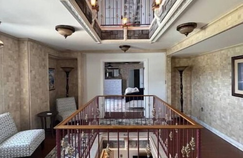 Luray House | Two master suites in historic downtown