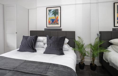 Camden Town with Primrose Hill Apartment | Two Modern 2 Bed Apartments in Central Camden