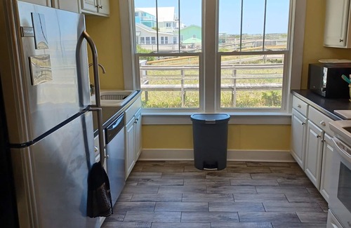 North Carolina Coast Condo | Two-NIGHT MIN off season! Private access boardwalk! Super Clean! Historic Charm!