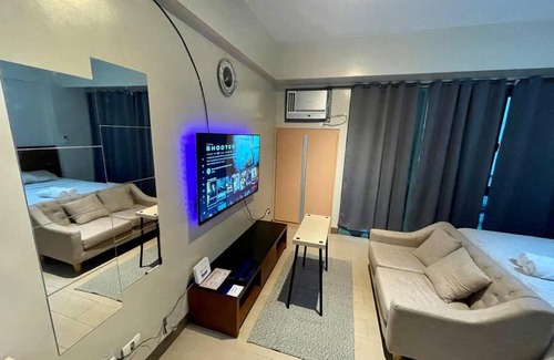 Pasay Apartment | Two Palm Tree Villas across NAIA Terminal 3
