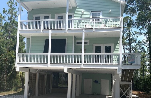 East End House | Two Palms Retreat - 4BR 3BA SGI Beach, Dog Friendly Home with Amazing Bay Views!