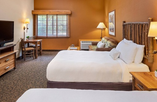 Rothschild Hotel | Two Queen Studio With Kitchen, Access to Pool, Hot Tub, and Gym