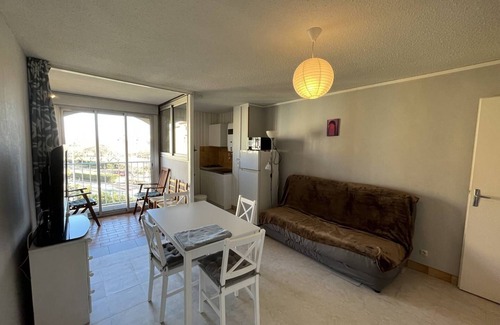 Cap d'Agde Apartment | Two-room apartment with parking at the bottom of Mont Saint Martin