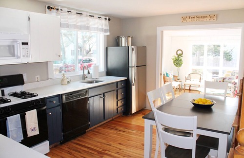 West Yarmouth House | Two Sisters' Cape Escape (Sunroom, Large deck, AC, 1/2 mile to water)