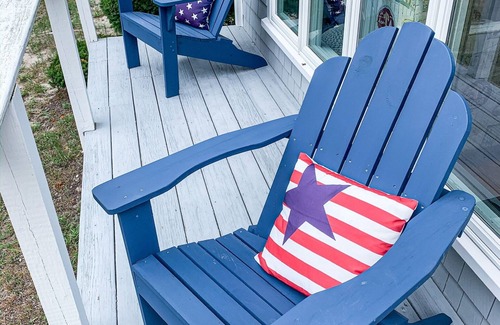 West Yarmouth House | Two Sisters' Cape Escape (Sunroom, Large deck, AC, 1/2 mile to water)