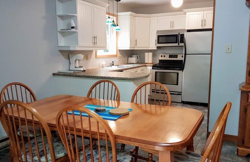 Grand Bend Cottage | Two Sisters Cottage, Southcott Pines
