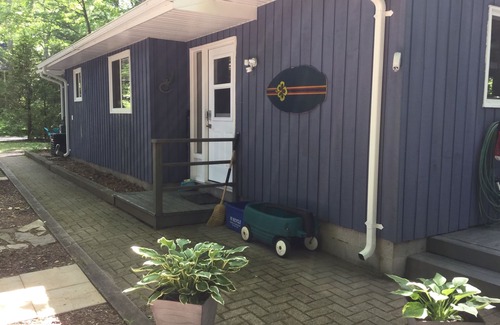 Grand Bend Cottage | Two Sisters Cottage, Southcott Pines