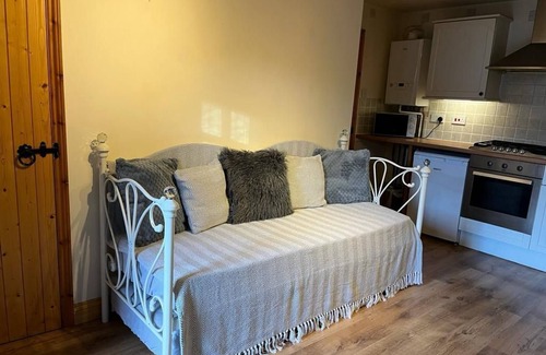Cambridge Apartment | Two Storey Annex