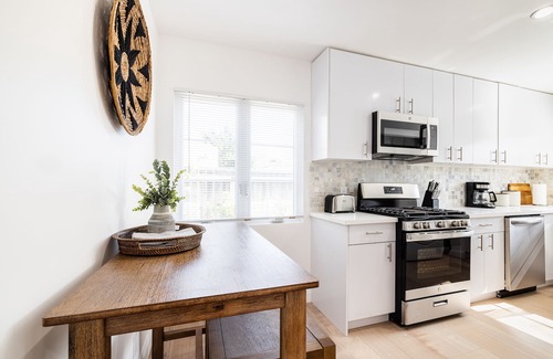 West Mesa Condo | Two Story Apartment Near Beach