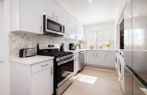 West Mesa Condo | Two Story Apartment Near Beach