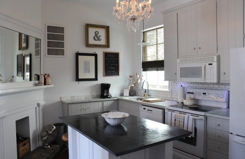 Historic District - North House | Two Story Historic District Row House on York St!