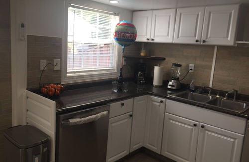 East Ridge House | Two story house requires 30+ day booking