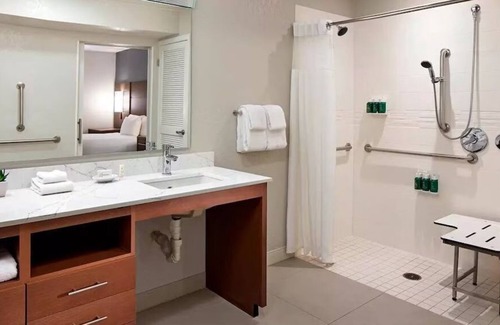 Tree Section Apartment | Two-Story Loft - Sleeps 6 - No Cleaning Fee suite 2