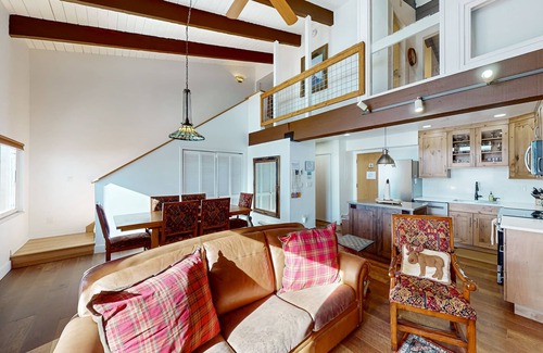 Steamboat Springs Condo | Two-Story Ski-In Condo w/Free WiFi, Gas Fireplace, Private W/D, Shared Hot Tub