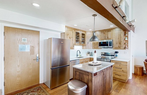 Steamboat Springs Condo | Two-Story Ski-In Condo w/Free WiFi, Gas Fireplace, Private W/D, Shared Hot Tub
