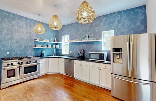 West Palm Beach House | Two-story villa & casita with an optionally-heated pool, washer/dryer, & AC