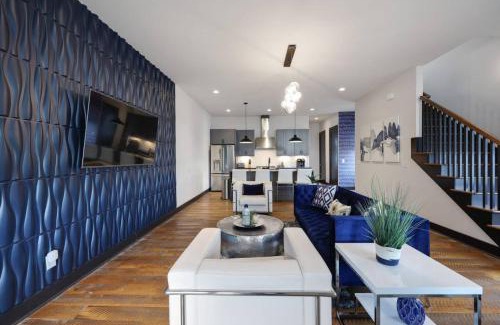 Edgehill House | Two Townhomes Blue Dreams and Rustic Elegance