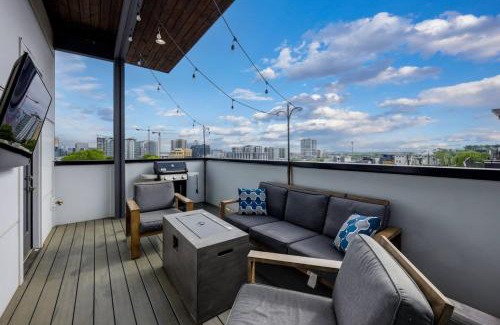Edgehill House | Two Townhomes Blue Dreams and Rustic Elegance