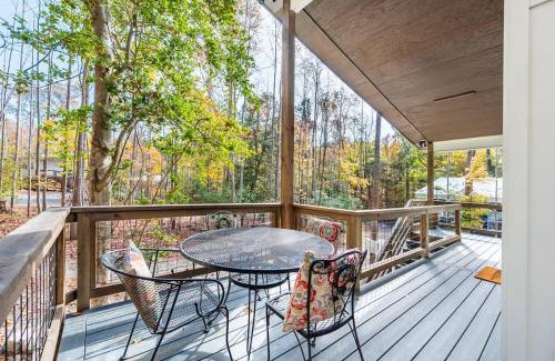 Bynum House | Two Tree Houses - Galaxy & Full Bloom