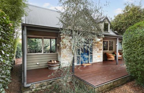 Yarra Glen Bed & Breakfast | Two Truffles Cottage Accommodation