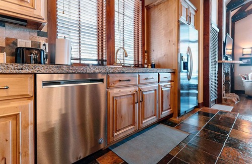 Homewood Villa | Two Villas right on the Lake
