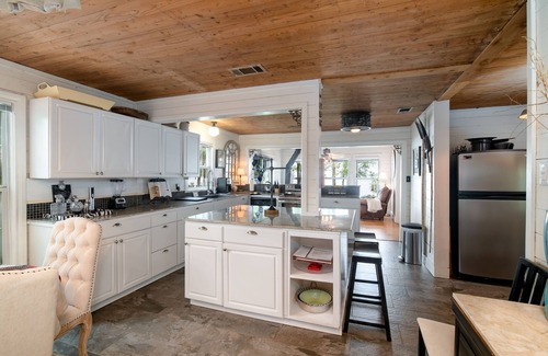 Berryville House | Two Waterfront cottages for the price of one! Porch living area off main house !