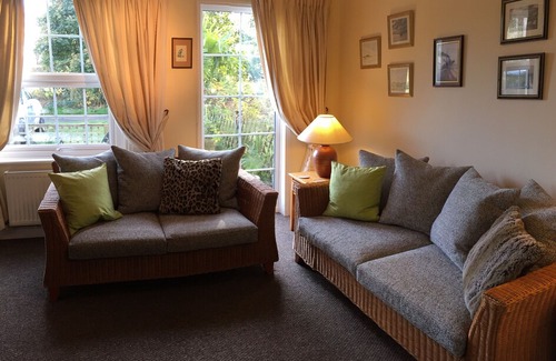 Aldringham Cabin | TWOTHEFOLLIES Cottage, secluded location near Aldeburgh, Saturday changeover