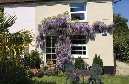 Aldringham Cabin | TWOTHEFOLLIES Cottage, secluded location near Aldeburgh, Saturday changeover