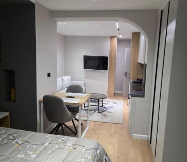 Blloku Apartment | TwoViews Apartements 1