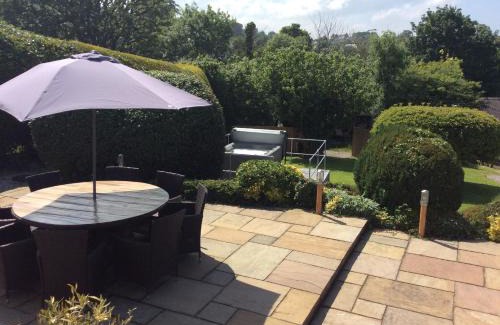 Betws yn Rhos House | Ty Bach, 1 bedroom home with hot tub and views