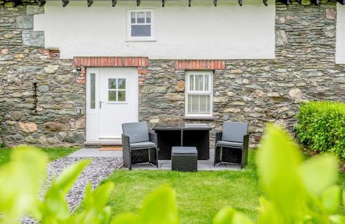 Holyhead House | Ty Bach Twt