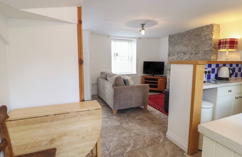 Conwy Cottage | TY BACH TWT, with a garden in Conwy