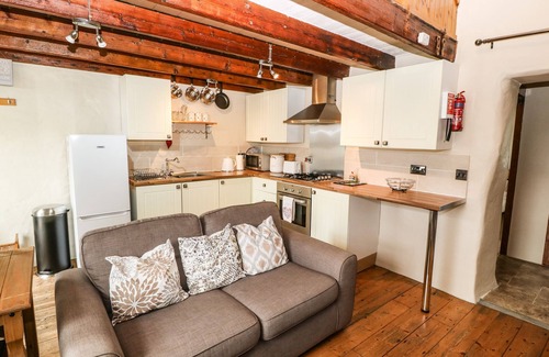 Mynytho Cottage | TY BACH YSGO, pet friendly, country holiday cottage in Aberdaron