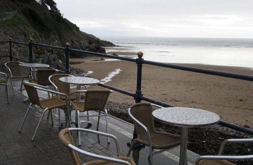 Mumbles Ski Chalet | Ty Bae House, Chalet 25, Summercliffe Chalet Park, Caswell Bay, Mumbles, Swansea