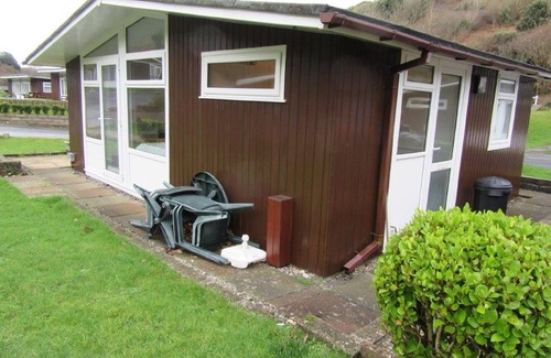 Mumbles Ski Chalet | Ty Bae House, Chalet 25, Summercliffe Chalet Park, Caswell Bay, Mumbles, Swansea
