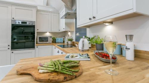 Pentraeth House | Ty Capel