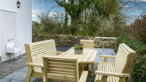 Pentraeth House | Ty Capel