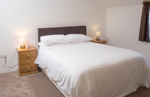 Llanllwchaiarn House | Ty Ceiniog New Quay
