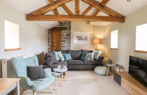 Llanddaniel Fab House | Ty Cerrig