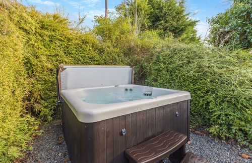 Llanon House | Ty Clyd - Two Bedroom House, Sleeps 4