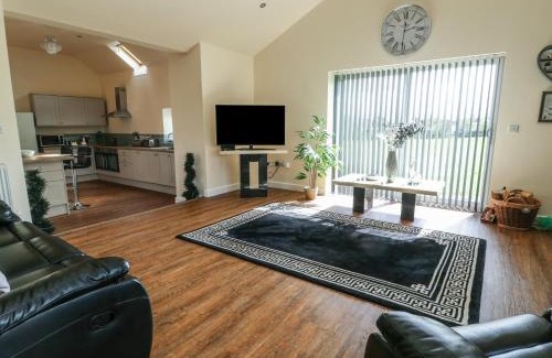 Beaumaris House | Ty Cuddfan